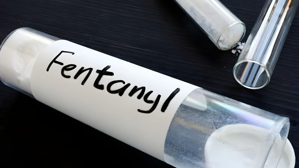 dangerous symptoms of fentanyl addiction