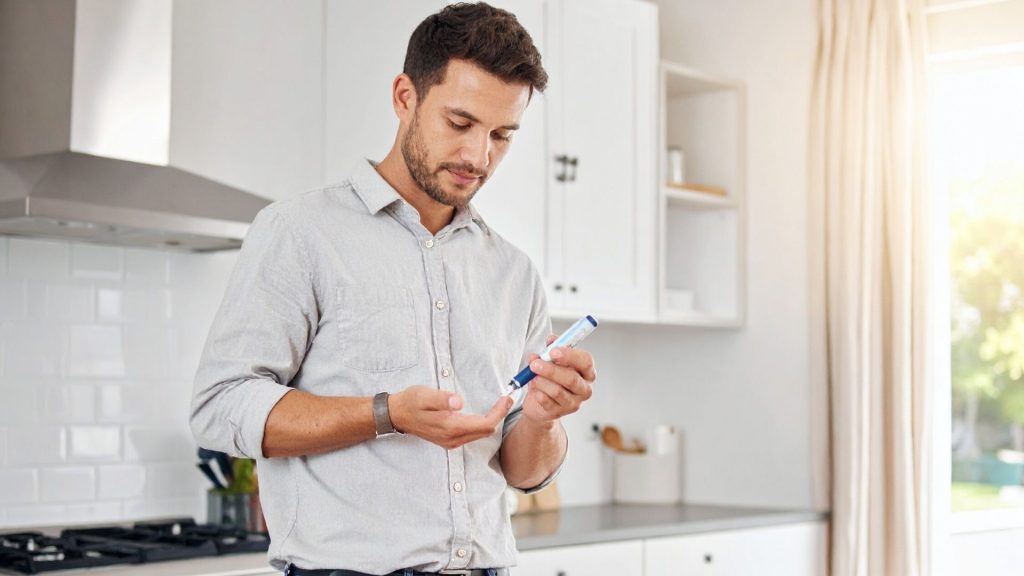 does alcohol kill brain cells While technically not killing them, it does great harm to both your brain and body