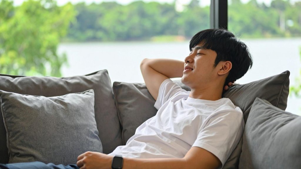 signs and symptoms are easy to miss at first, before they become obvious