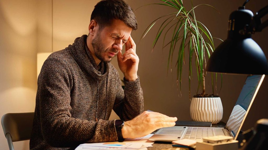 stages of alcoholism lead to different noticeable behaviors in someone with addiction