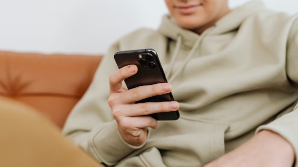 How to Apply for Medicaid in Utah: Benefits for Addiction Programs 2 How to Apply for Medicaid you will need to prepare some documents to affirm your ID.